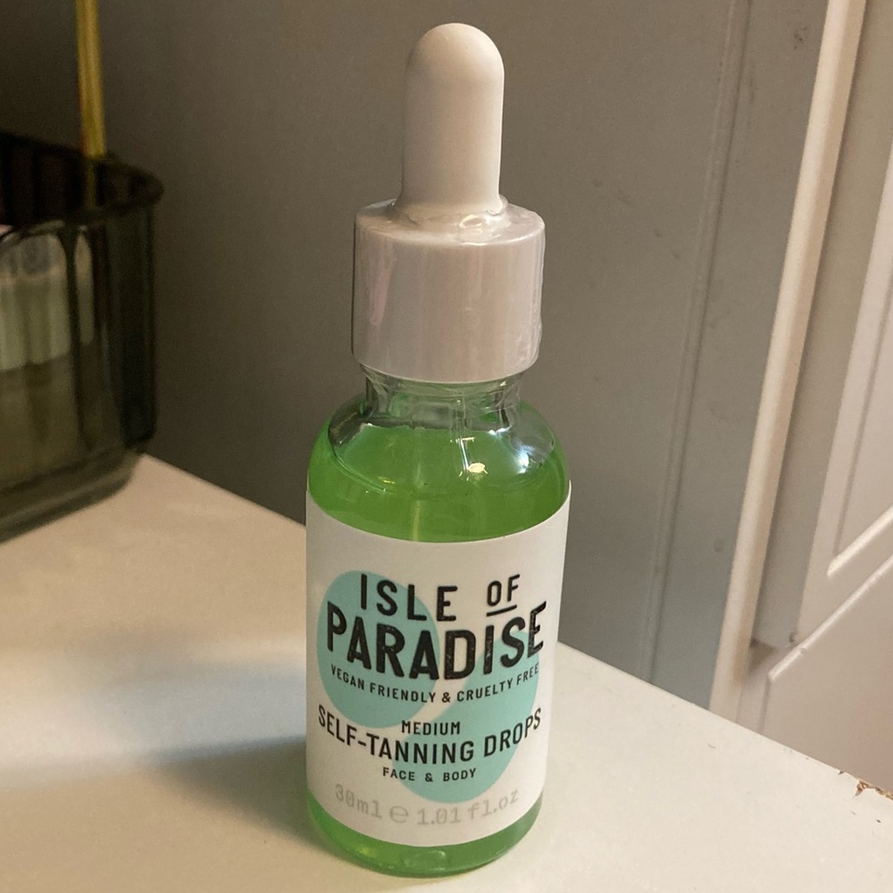 Isle of Paradise self-tanning drops